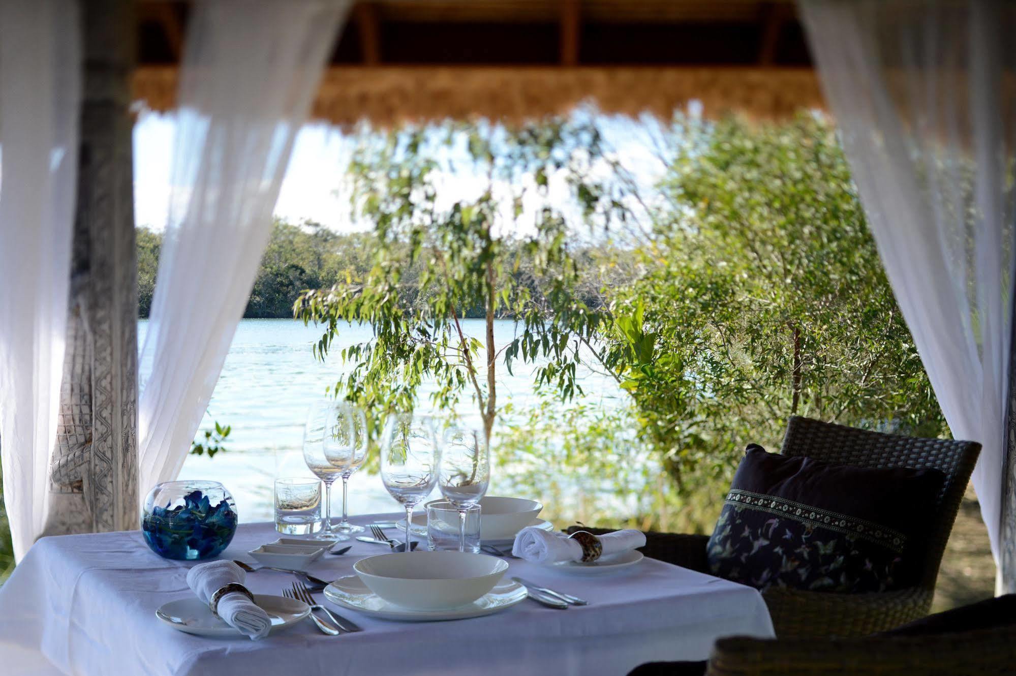 Makepeace Island Hotel Noosa North Shore Екстериор снимка